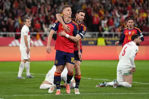 منذ نصف نهائي يورو.. أولمو يستعيد ذاكرة الأهداف مع منتخب إسبانيا